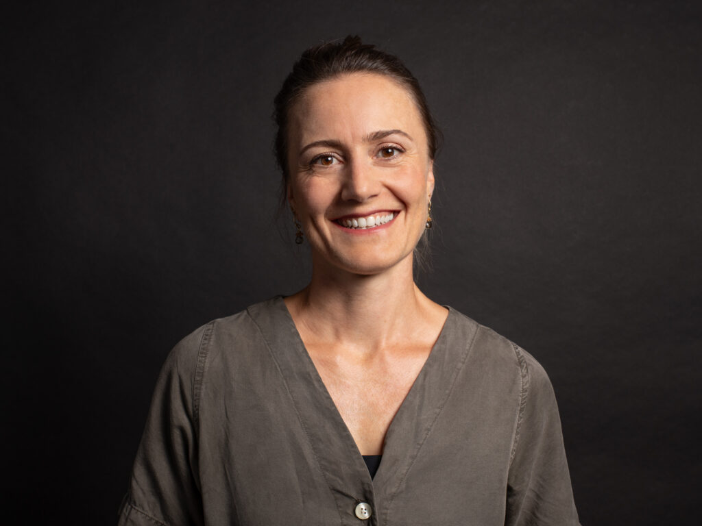 Vorstandsmitglied Michèle Gendotti lächelt in die Kamera